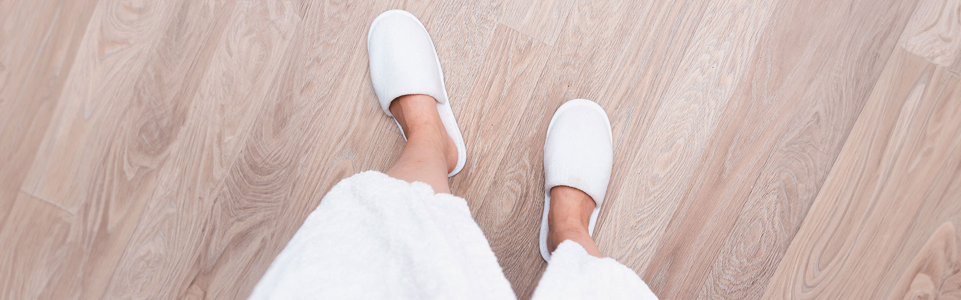¿Por qué son esenciales las pantuflas para hotelería? | Liliana San Miguel